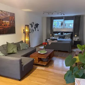 https://modernes-appartement-im-grnen.topcolognehotels.com